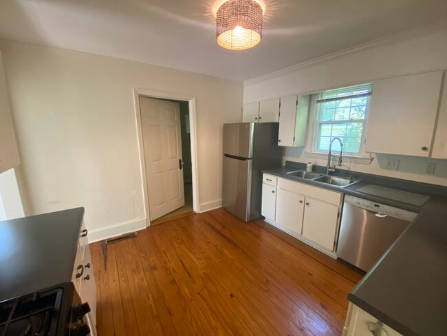 Building Photo - 337 E Boundary Ave SE