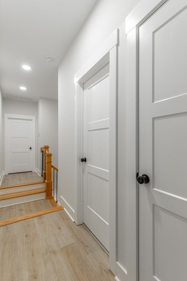 Building Photo - 1124 Garfield St