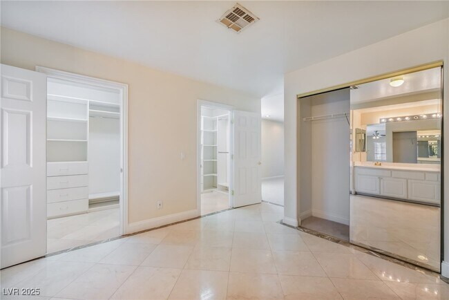 Building Photo - 9796 Raven Wing Canyon Ct