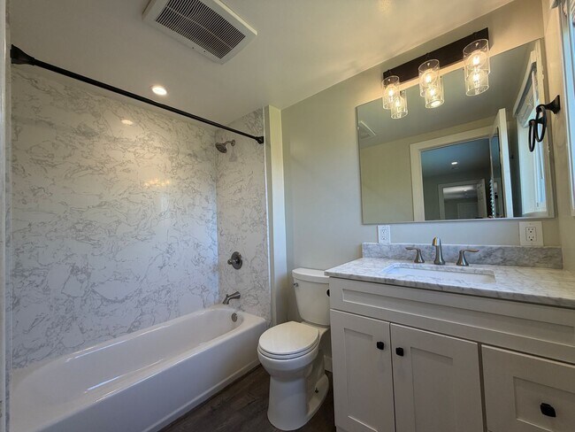 Building Photo - Nicely remodeled 1 bedroom Suite, All utilities paid + WiFi