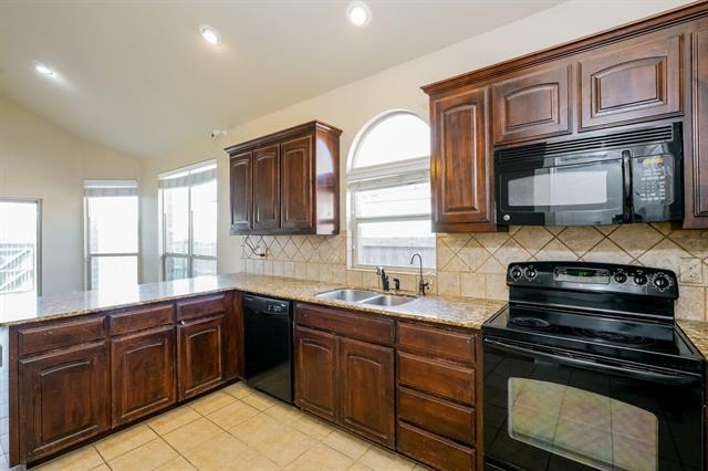 Building Photo - 10909 Braemoor Dr