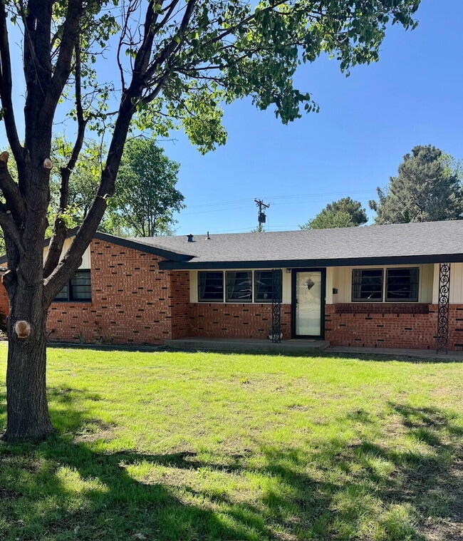 Building Photo - 2823 54th St