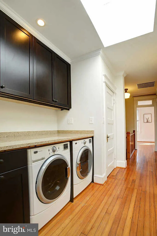 Laundry, upstairs - 1328 K St SE