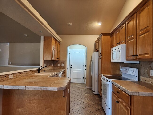 Building Photo - 157 Beacon Way