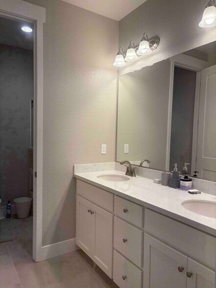 Building Photo - 2850 Lumin Ct