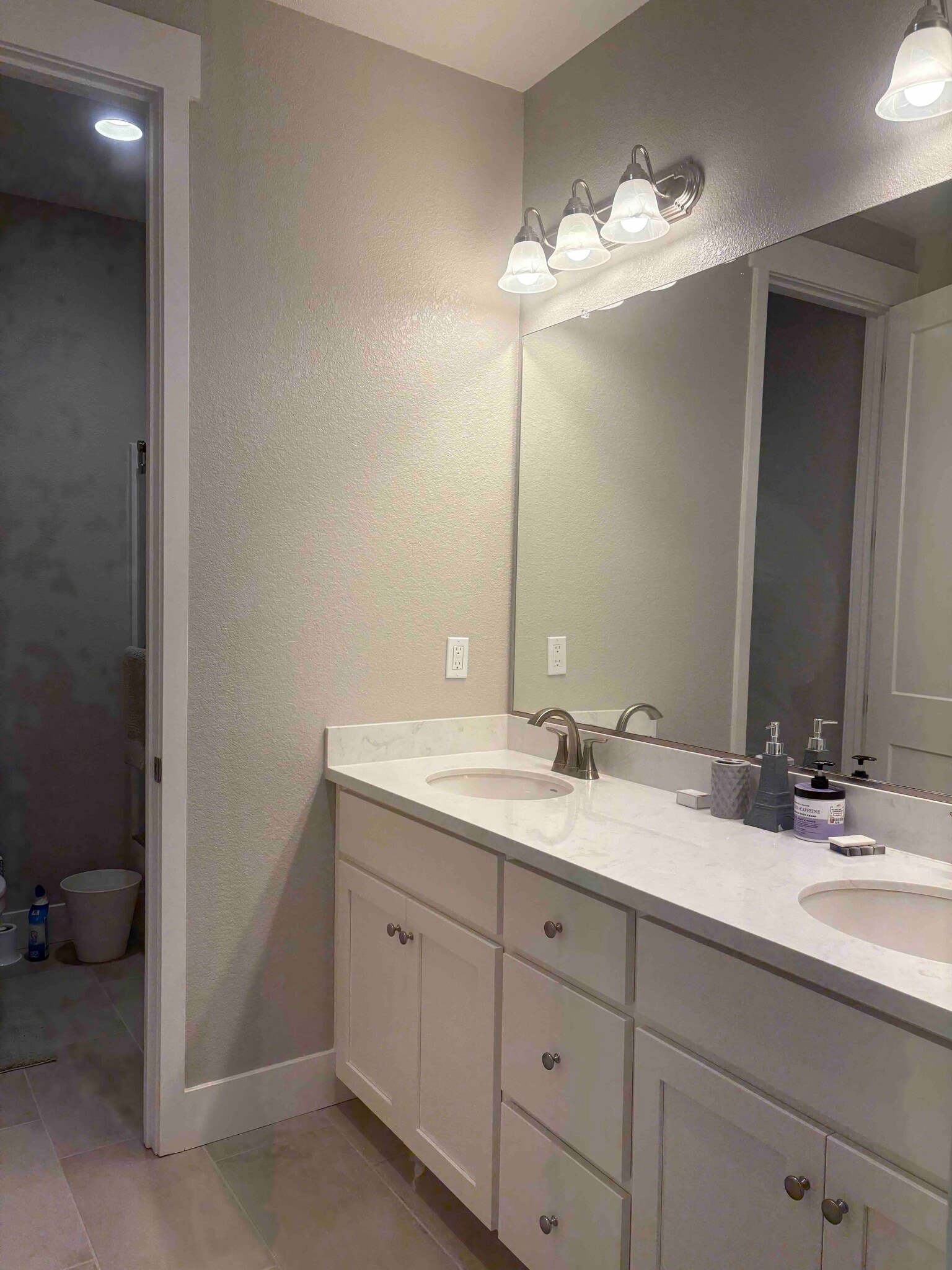 Building Photo - 2850 Lumin Ct