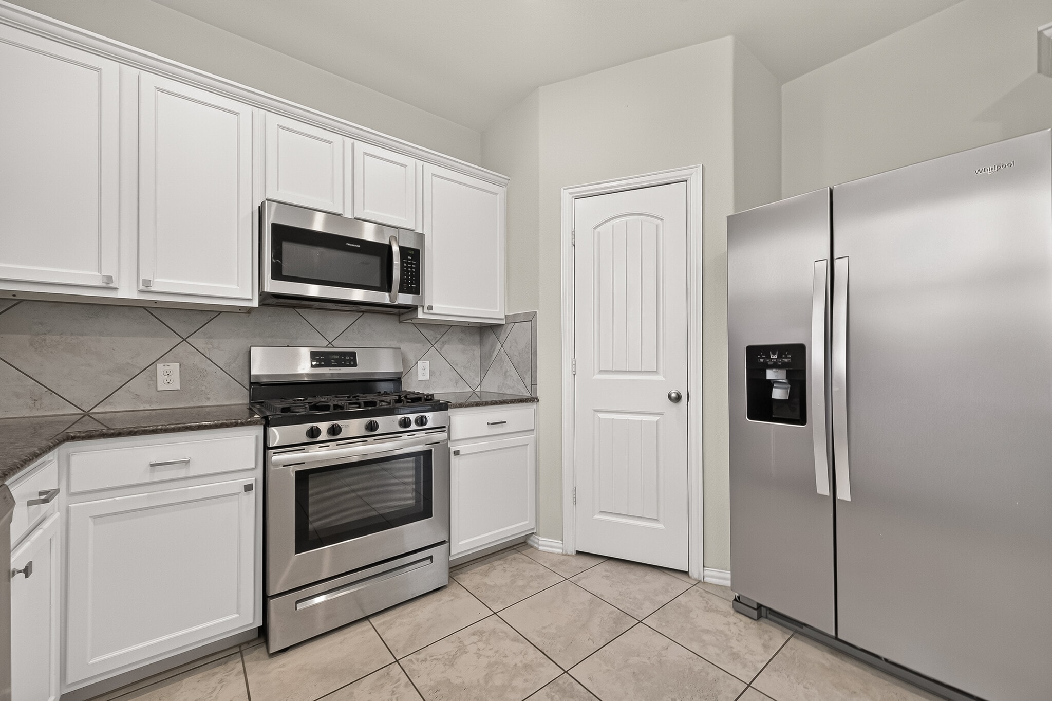 Building Photo - 20223 Highfield Park Dr