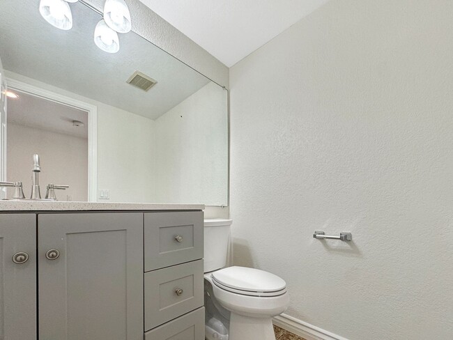 Building Photo - Great 4B/2.5BA House in Scripps Ranch!
