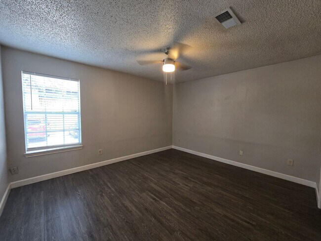 Building Photo - 4304 Duval Rd