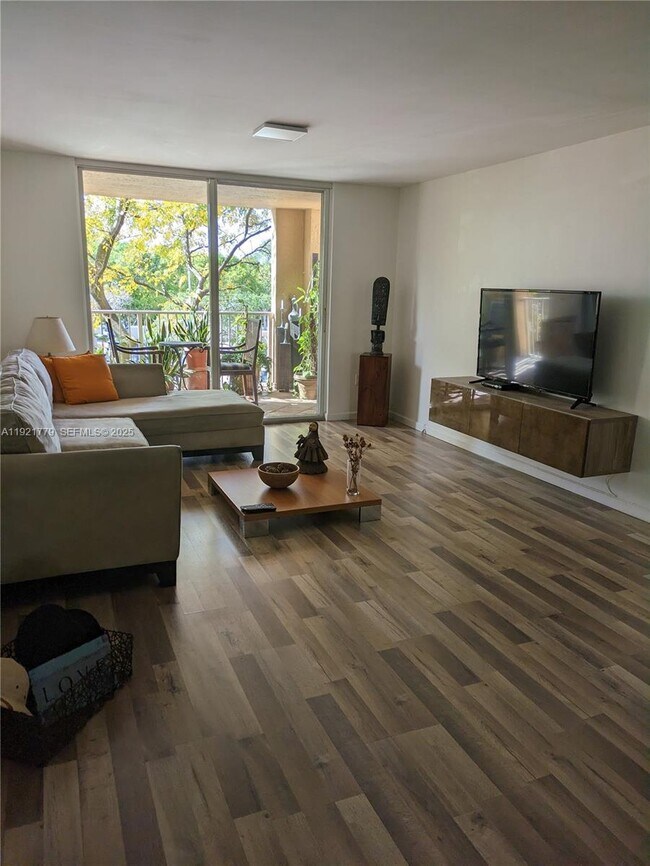 Building Photo - 19901 E Country Club Dr