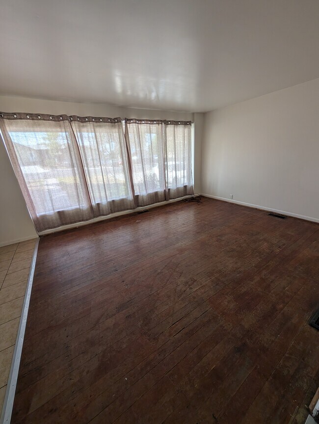 Building Photo - 504 W 100 N
