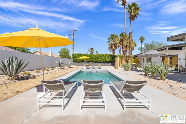 Building Photo - 2267 N San Antonio Rd