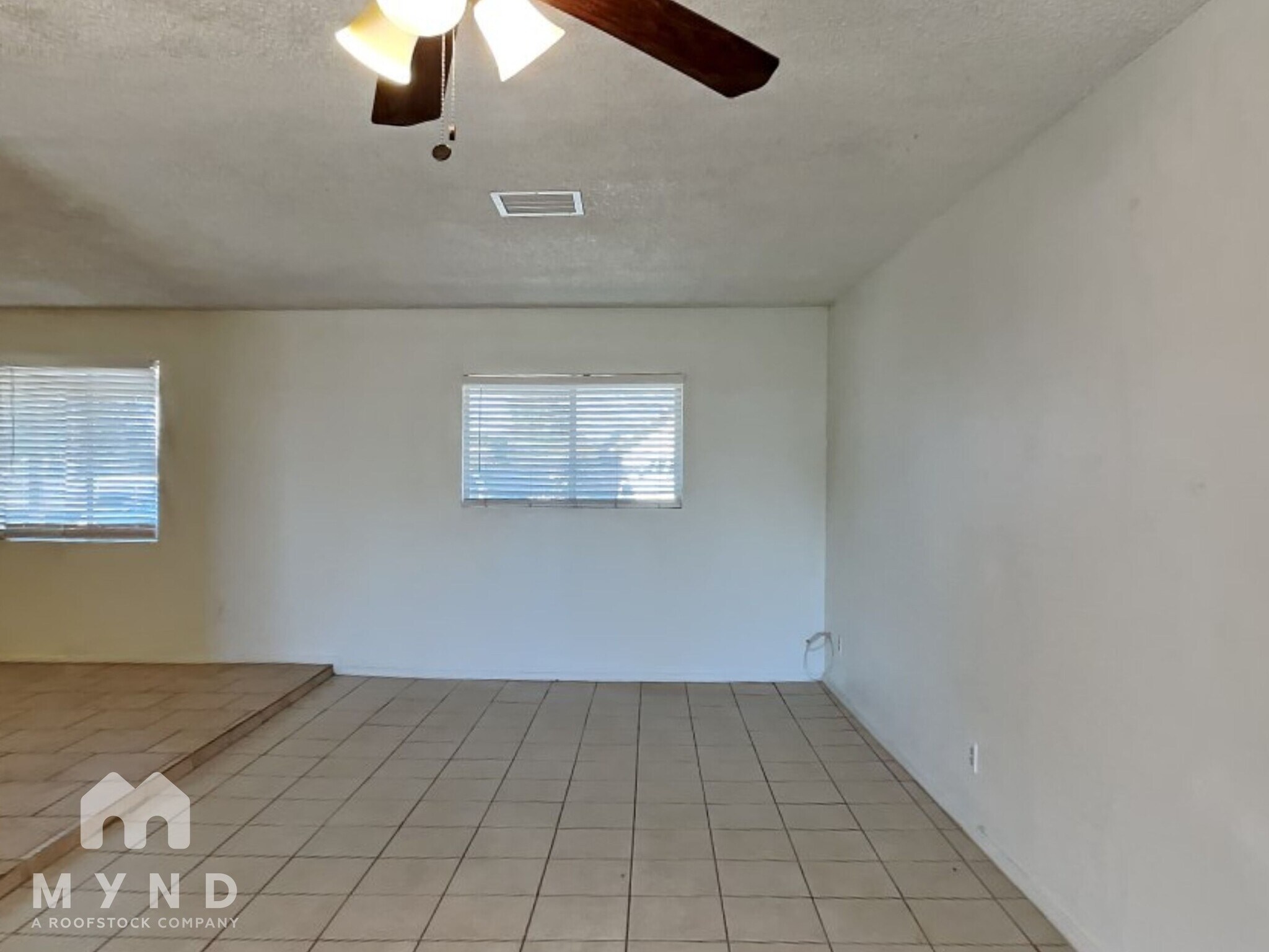 Building Photo - 5619 N 61st Cir