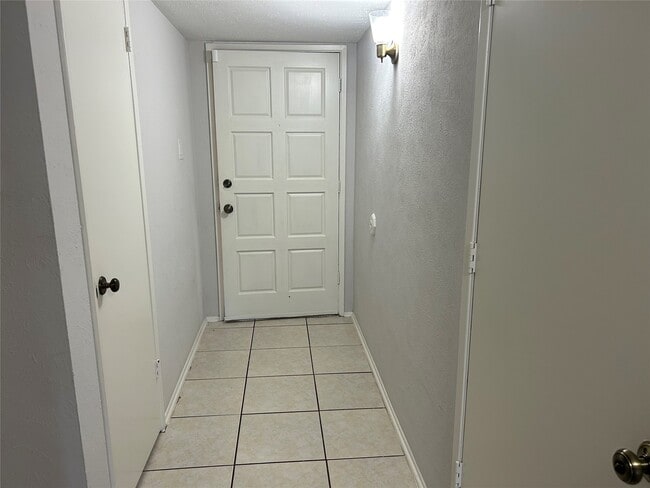 Building Photo - 3919 Coltwood Dr