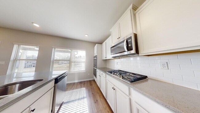 Building Photo - Large Home in The Preserve