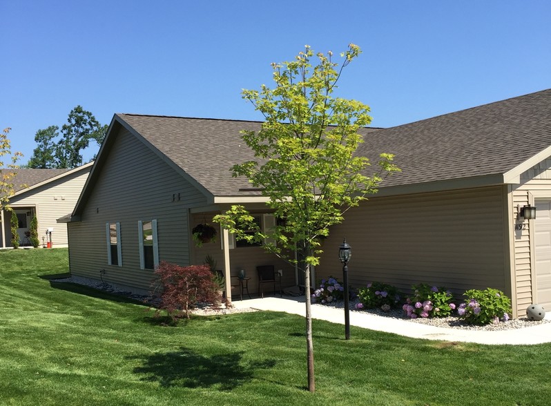 Exterior - Terrace Bluff Condominiums