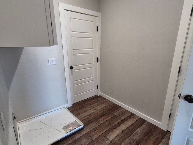 Building Photo - 1245 La Sienna