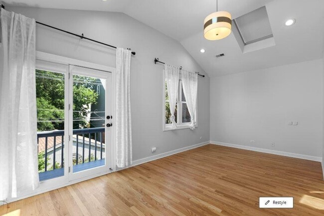 Building Photo - 4 bedroom in Chicago IL 60614