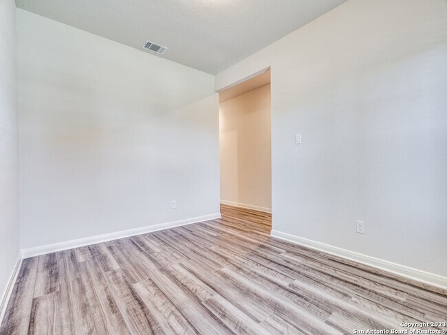Building Photo - 25853 Posey Dr