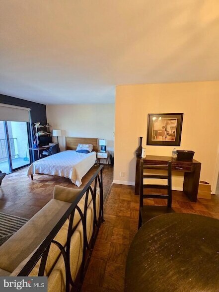 Building Photo - 2201 L St NW