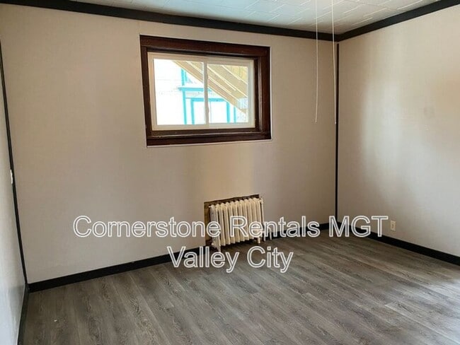 Building Photo - 261 College St SE