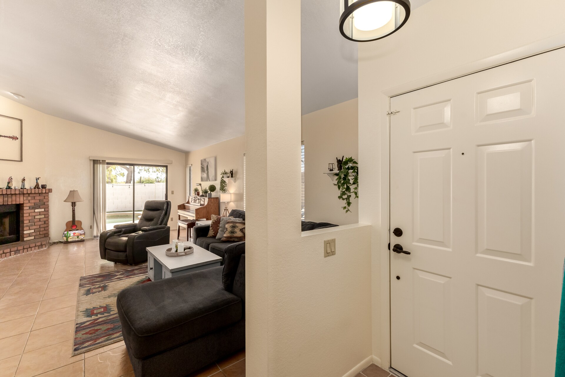 Building Photo - 8735 E Moreland St