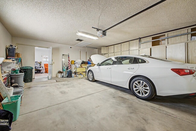 Building Photo - 13222 W Kodiak Dr