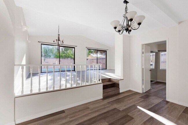 Building Photo - Gorgeous 4-Bedroom Pool Home South of the ...