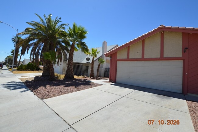 Building Photo - 6845 Zamora Dr