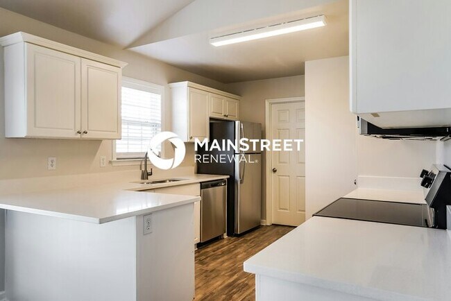Building Photo - 3 Bedroom Pet-Friendly Home in SMITHFIELD, NC with Main Street Renewal