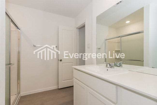 Building Photo - 19747 US-59