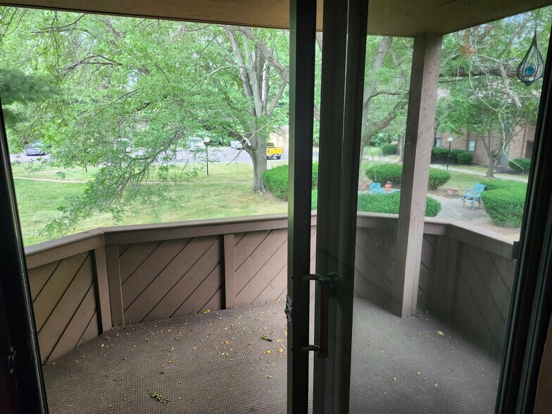 Building Photo - 130 Hartford Ct