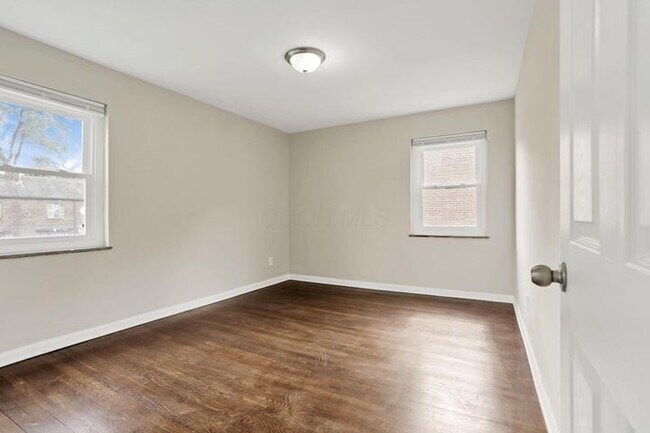Building Photo - 1009 Lilley Ave