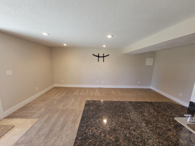 Building Photo - 2850 S 2750 E