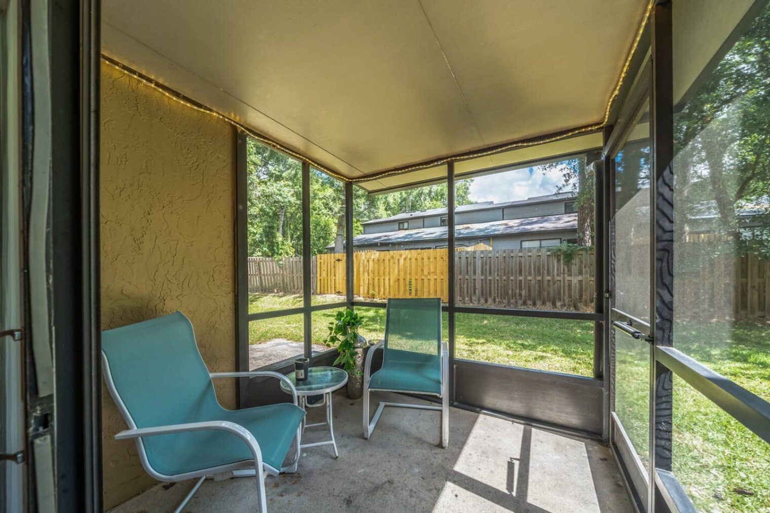 Building Photo - 2300 SW 43rd St