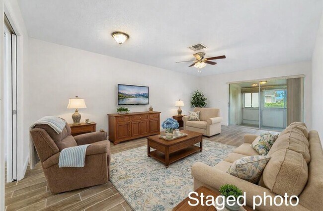 Building Photo - 2567 Dudley Dr W