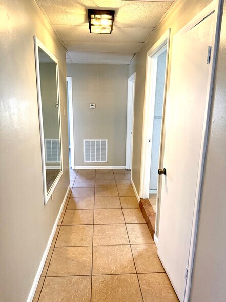 Building Photo - 2504 Ave O NW