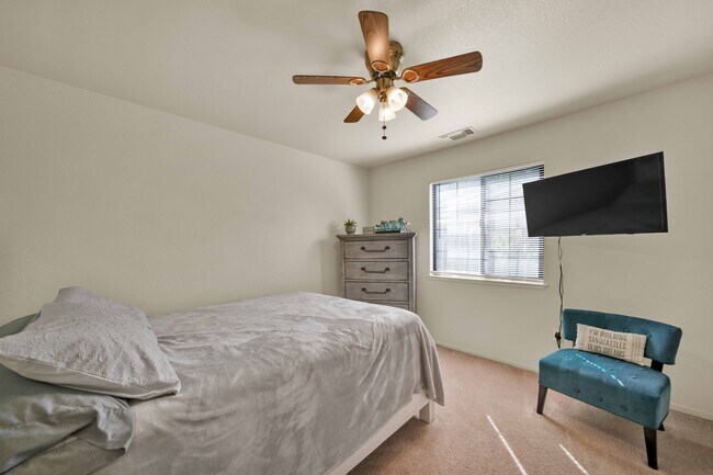 Building Photo - 3622 Canterbury Dr