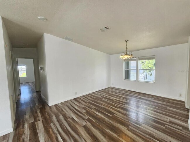 Building Photo - 330 3rd St Dr W