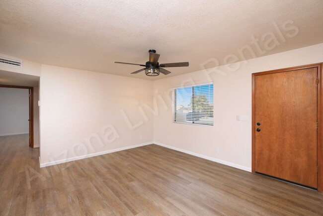 Building Photo - CHARMING NORTHSIDE HOME