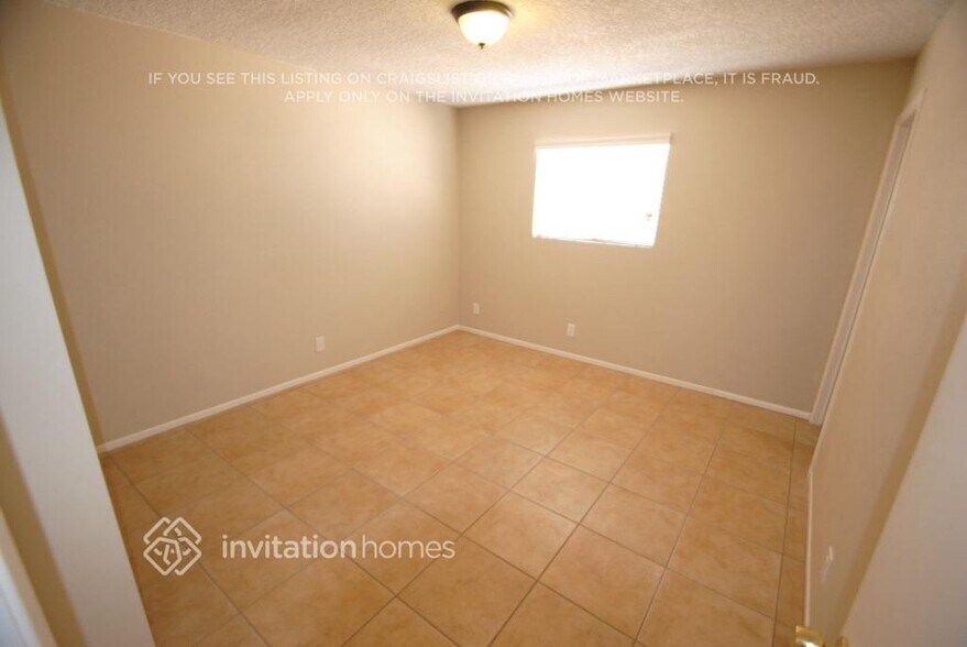 Building Photo - 817 N 95th St