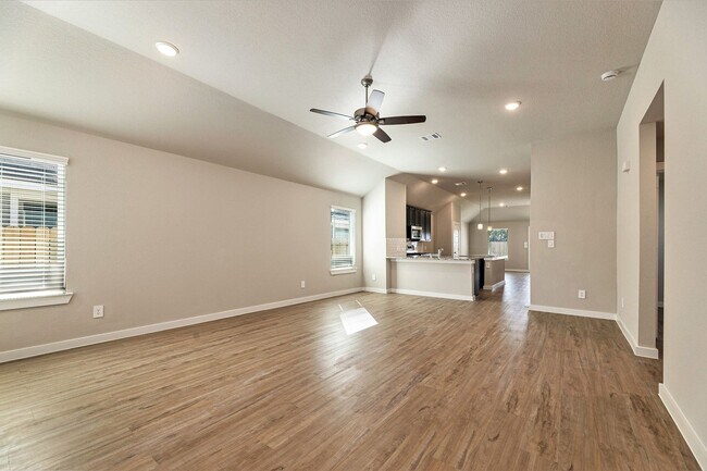 Building Photo - Like New 3 bedroom, 2  bath house in Moran Ranch