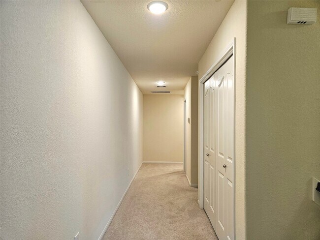 Building Photo - 17018 Taffaine Dr