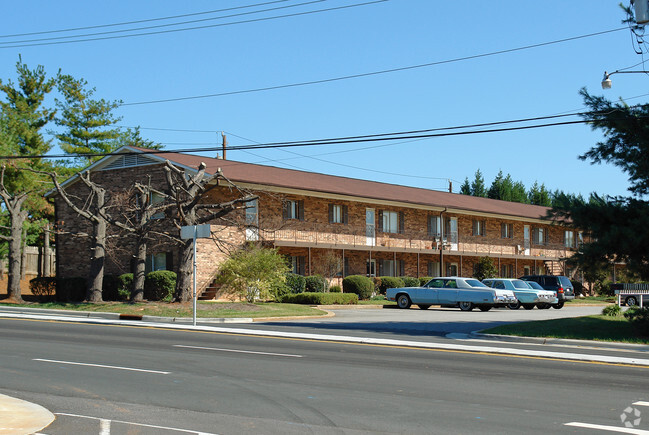 Hillsborough Apartments - Hillsborough Apts