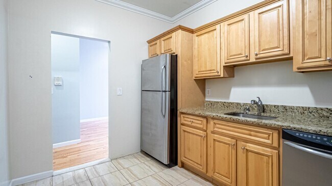 Building Photo - 6314 Park Ave