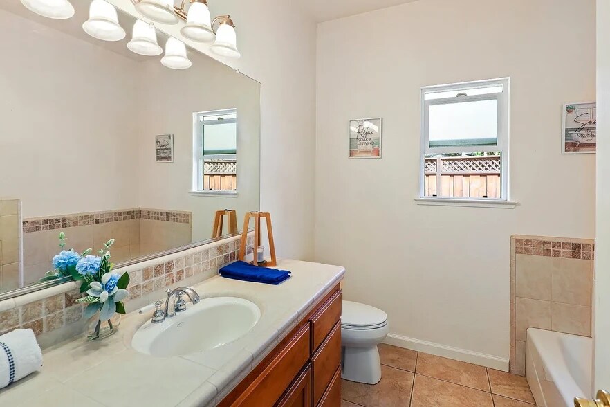 Building Photo - 689 Saint Andrews Rd