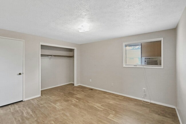 Building Photo - 5125 N Lidgerwood St