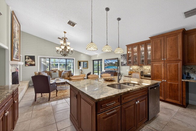 Building Photo - 168 Thornton Dr