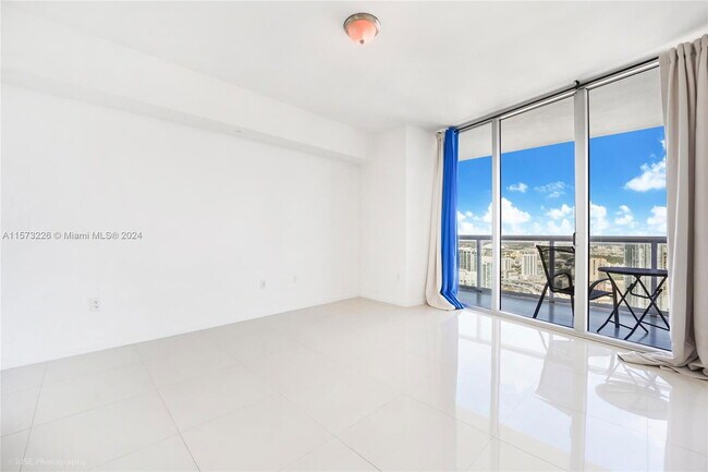 Building Photo - 465 Brickell Ave