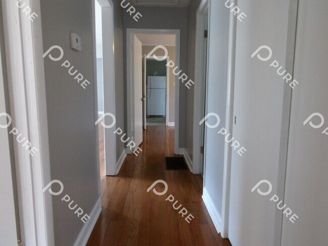 Building Photo - 2108 Linde St NW